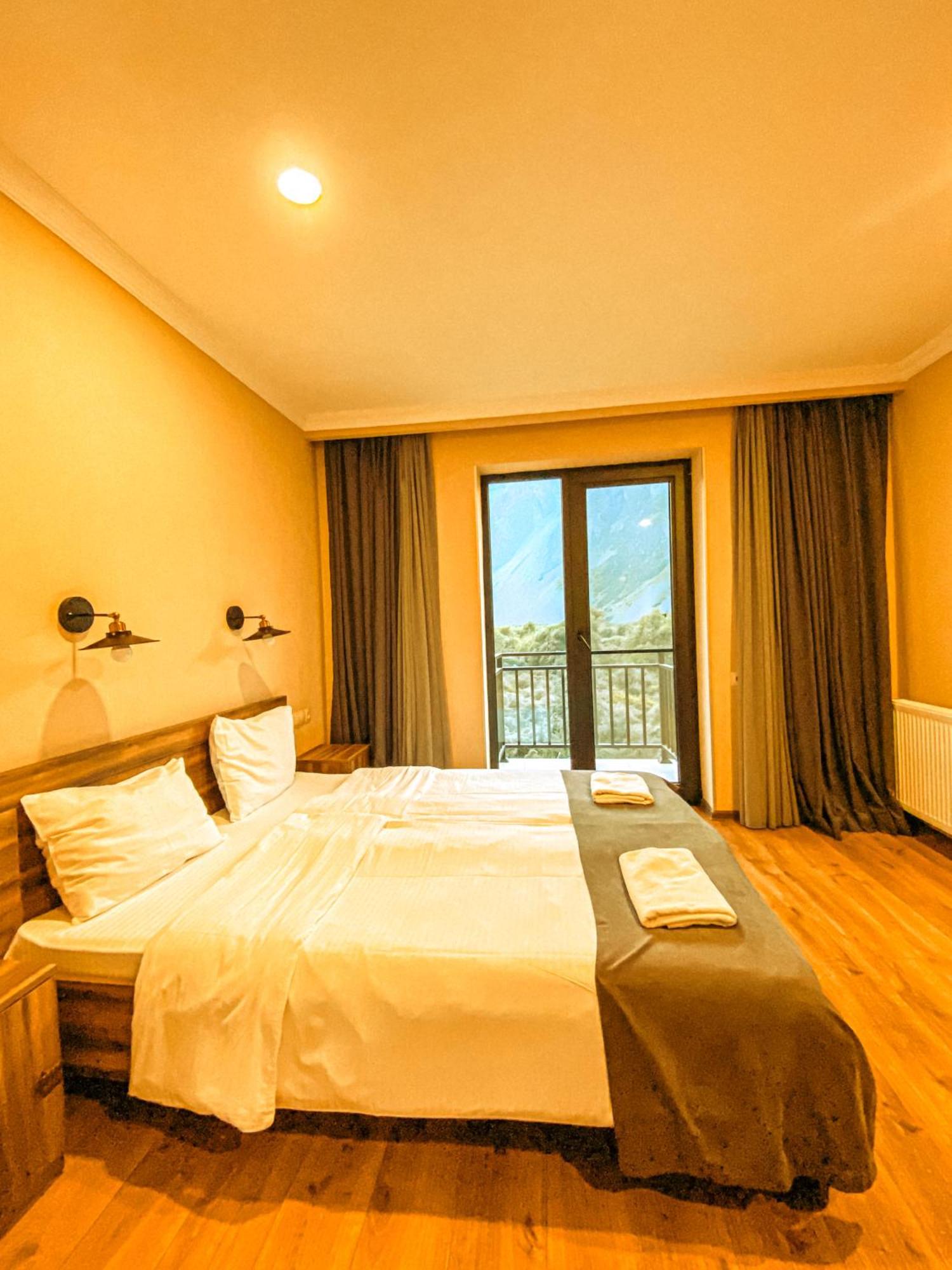 Hotel Gold Kazbegi Екстер'єр фото