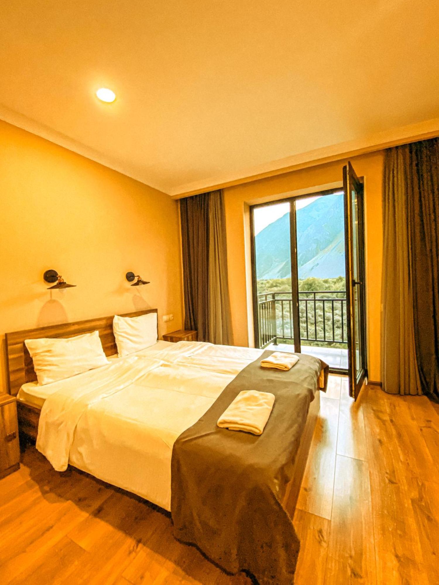 Hotel Gold Kazbegi Екстер'єр фото
