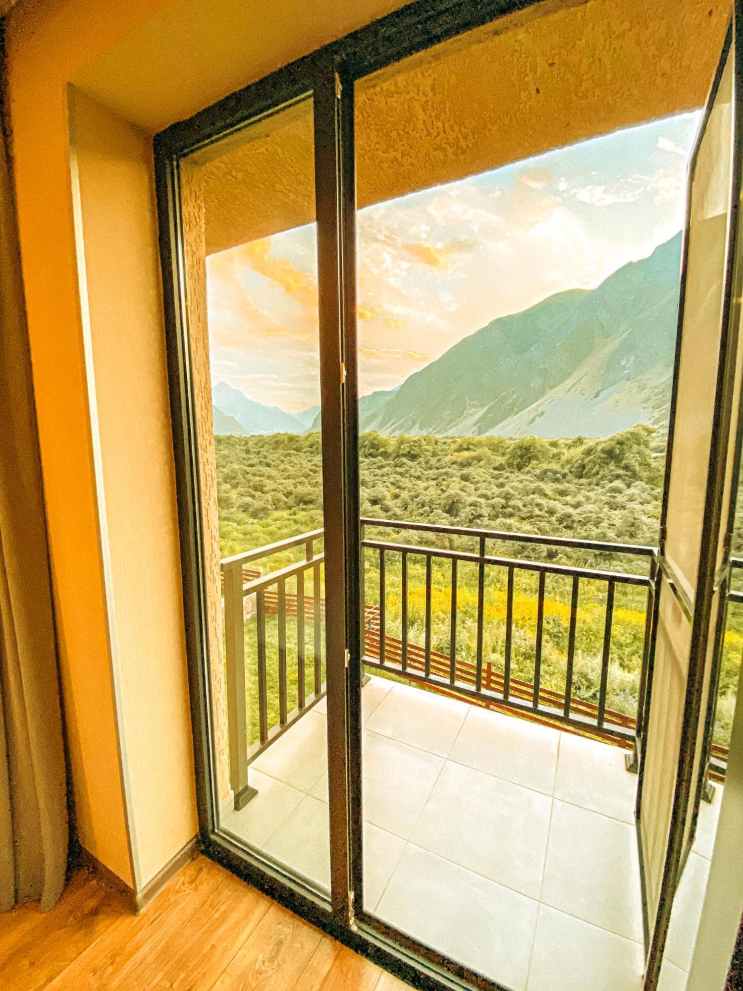 Hotel Gold Kazbegi Екстер'єр фото