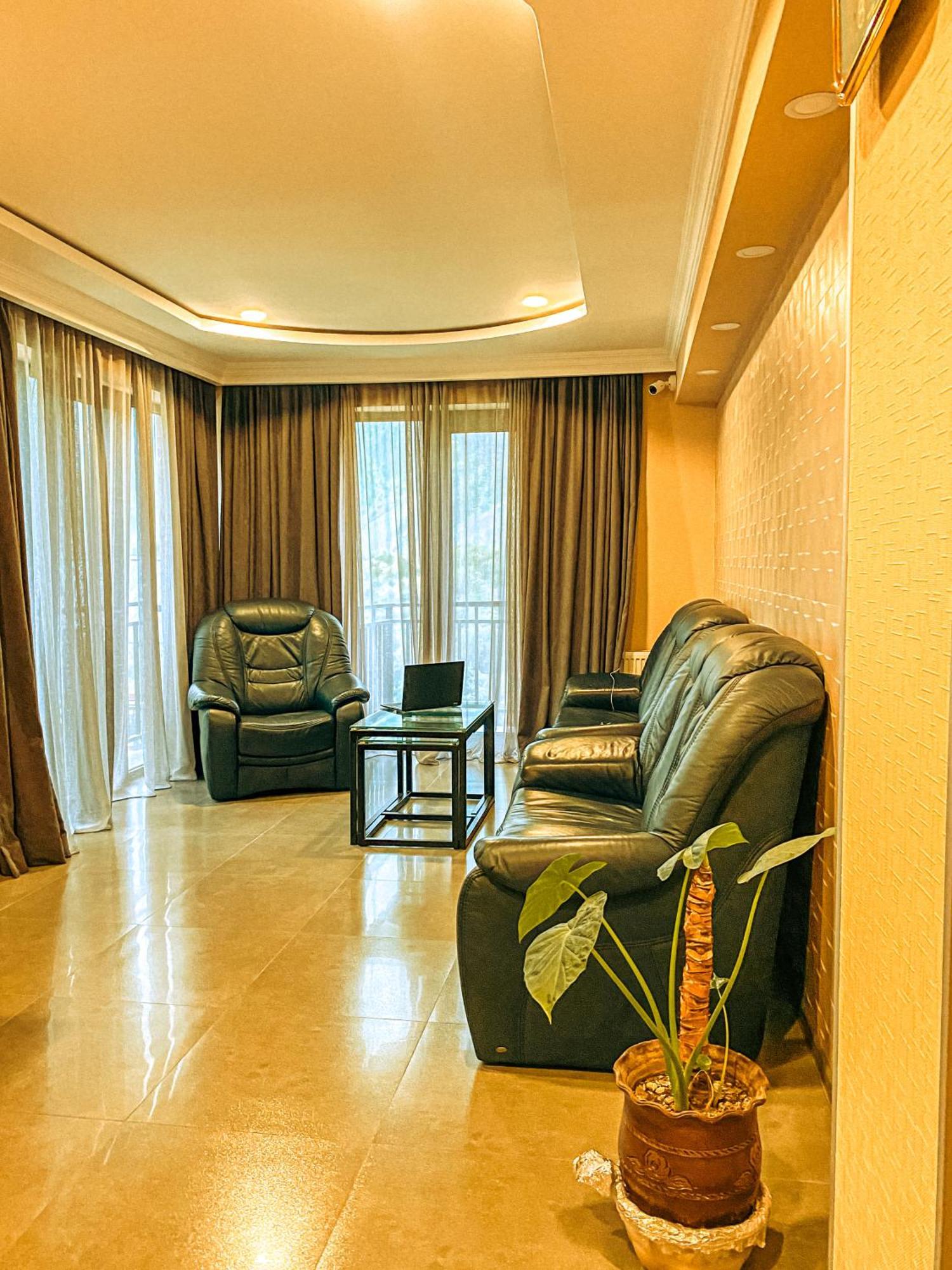 Hotel Gold Kazbegi Екстер'єр фото
